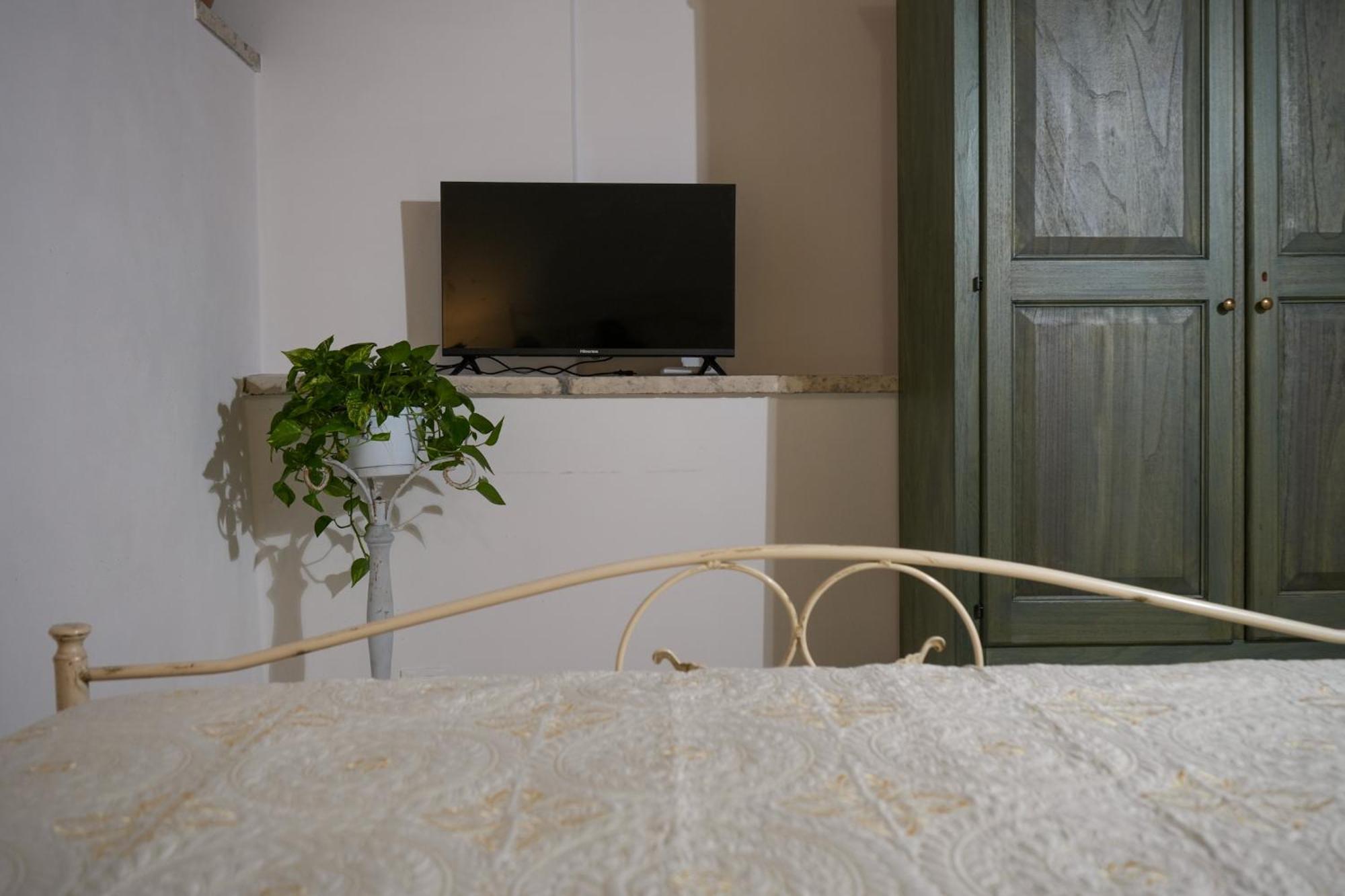 Hotel Palazzo Salvatori Soleto Habitación foto