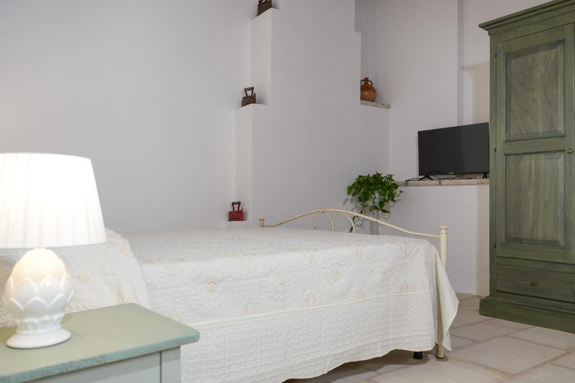 Hotel Palazzo Salvatori Soleto Habitación foto